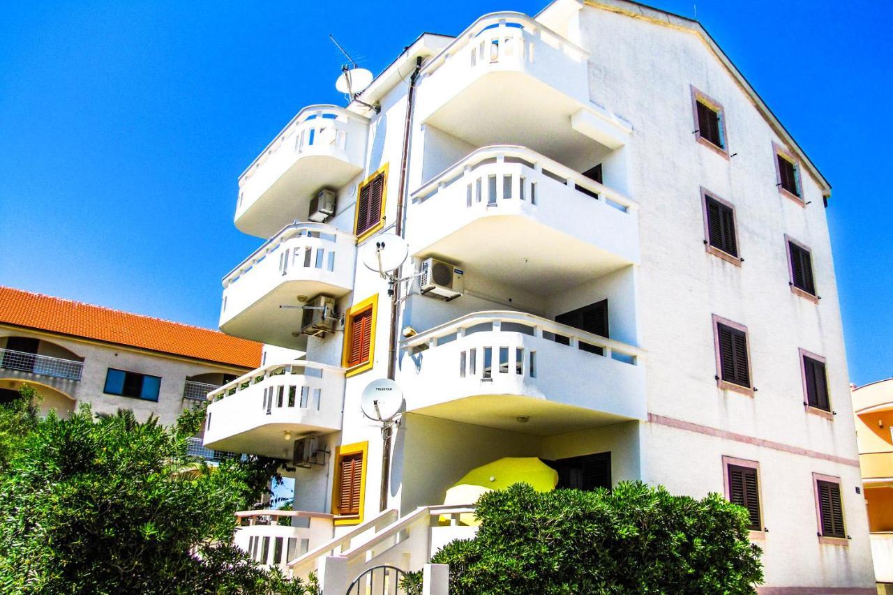 Apartments Hope Novalja Exteriér fotografie